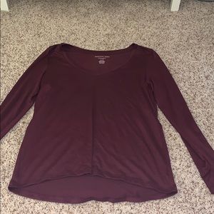 Basic long sleeve American Eagle tee!
